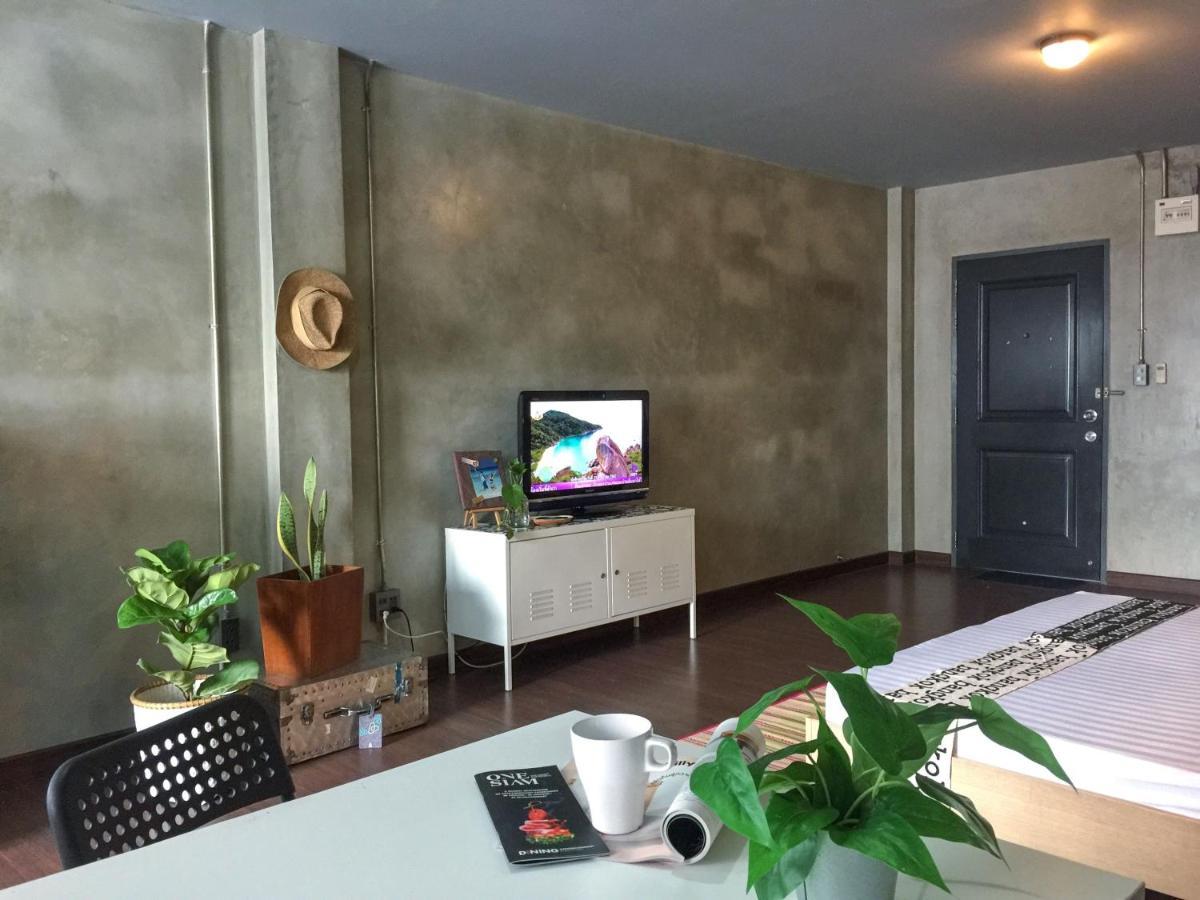 ไฟว์ สตาร์ รัชดา 19 Hostel กรุงเทพมหานคร ภายนอก รูปภาพ