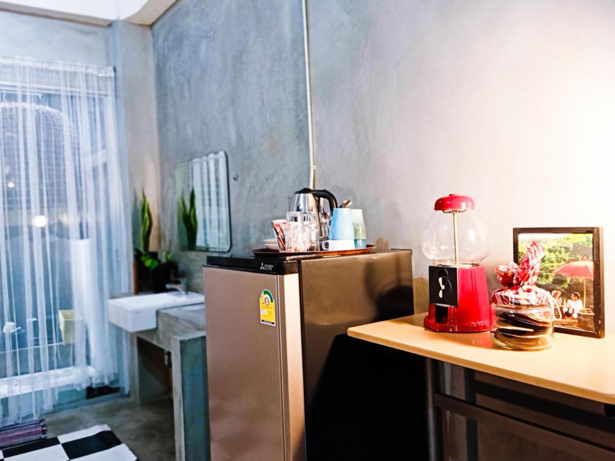 ไฟว์ สตาร์ รัชดา 19 Hostel กรุงเทพมหานคร ภายนอก รูปภาพ