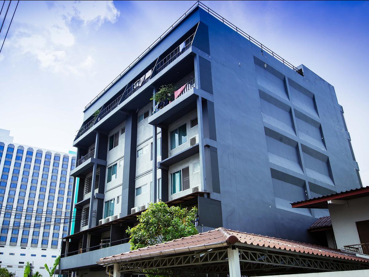 ไฟว์ สตาร์ รัชดา 19 Hostel กรุงเทพมหานคร ภายนอก รูปภาพ