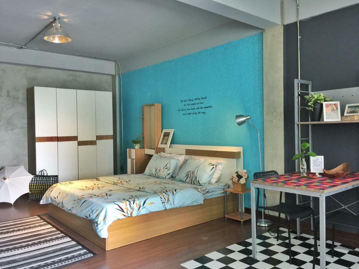 ไฟว์ สตาร์ รัชดา 19 Hostel กรุงเทพมหานคร ภายนอก รูปภาพ