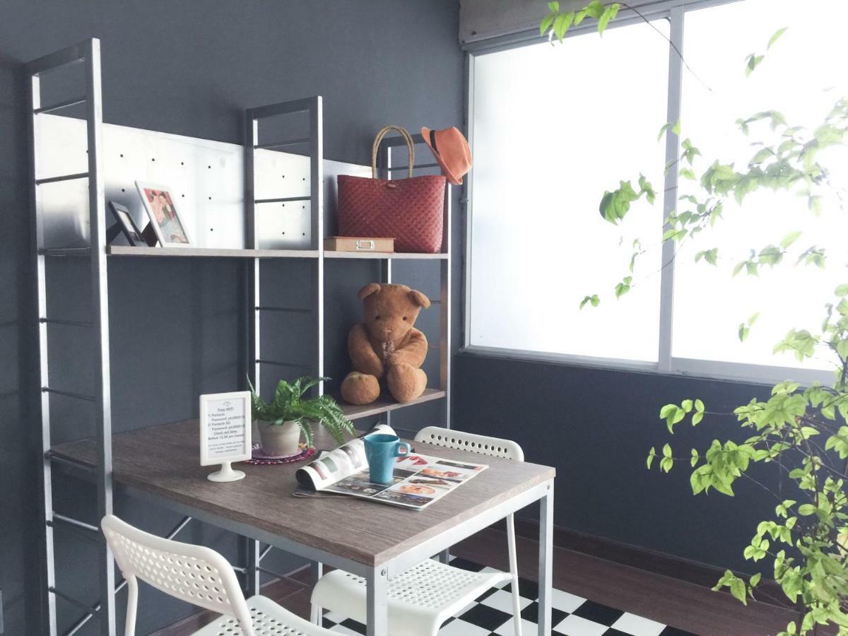 ไฟว์ สตาร์ รัชดา 19 Hostel กรุงเทพมหานคร ภายนอก รูปภาพ